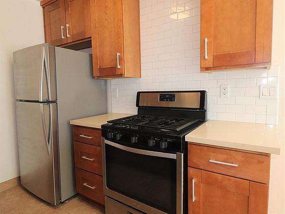 Kitchen, Fridge & Range Side