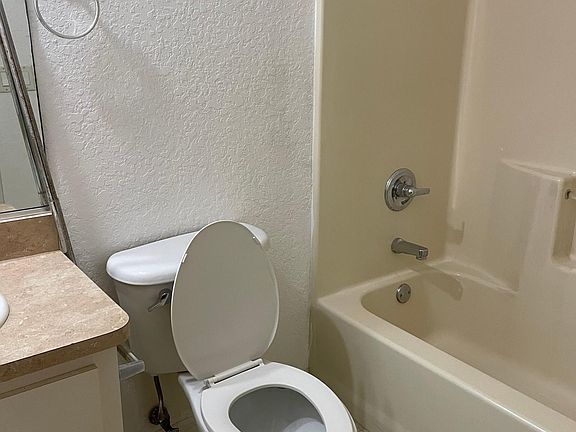 3rd image of 25 Dogwood Drive Cir
