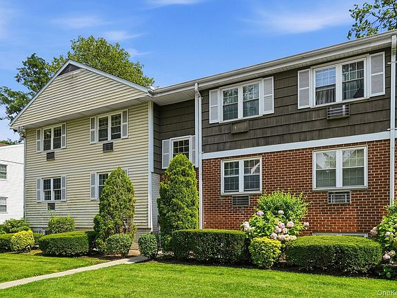 3rd image of 61 Lorraine Terrace #246