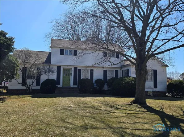 419 W Madison St, Gibsonburg, OH 43431