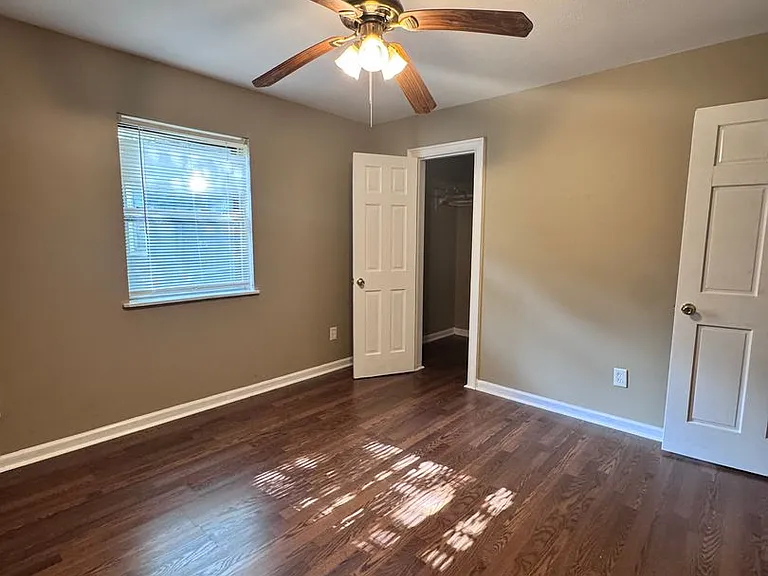 410 NE 3rd St — Photo 10