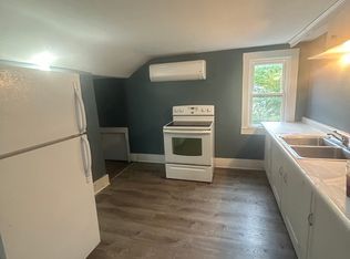 1236 1/2 Fulton St, Grand Haven, MI 49417