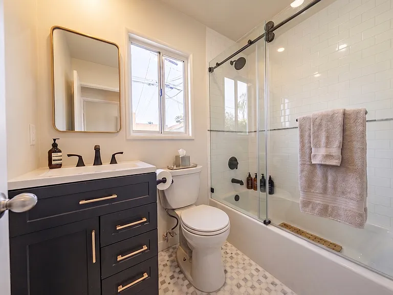 5629 Cleon Ave #D — Photo 4