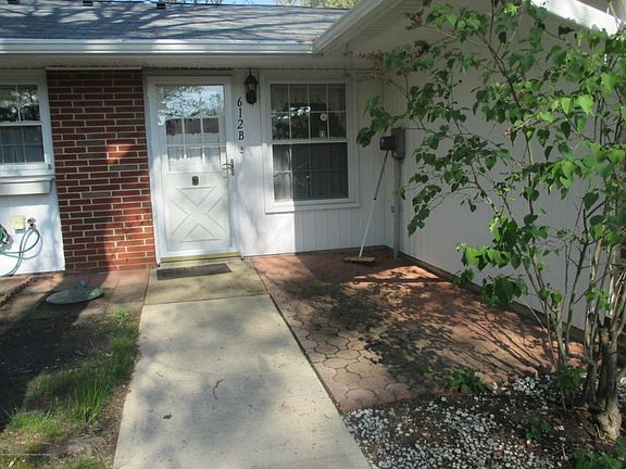 3rd image of 612B Lake Point Dr #100B