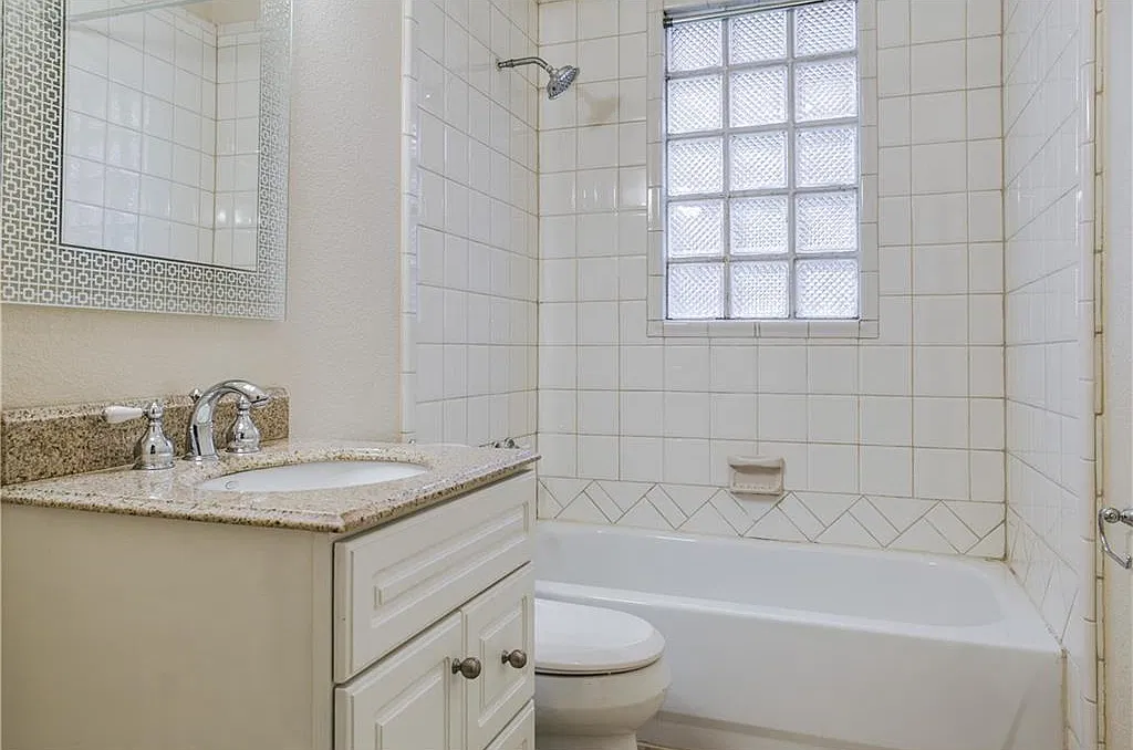1225 Kings Hwy — Photo 4