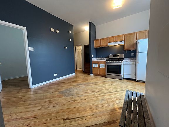 4th image of 1538 N Rockwell St APT 2R
