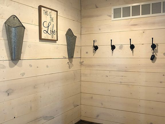 Mud room, garage entryway 