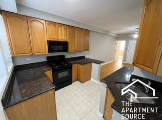 4009 W Nelson St #8A, Chicago, IL 60641