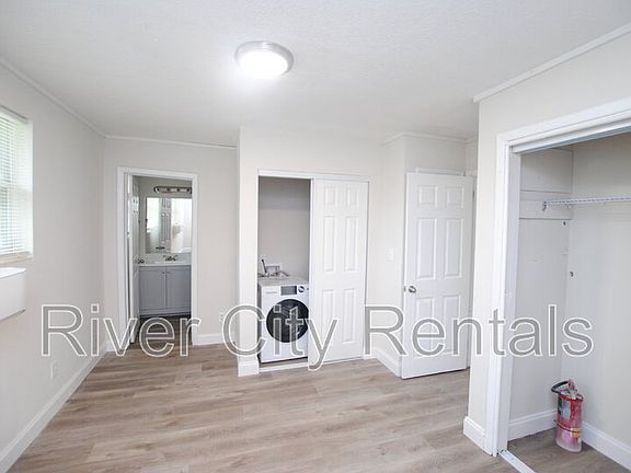 5th image of 2975 Dellwood Ave #6