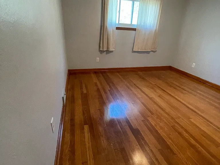 904 Pratt Dr — Photo 11