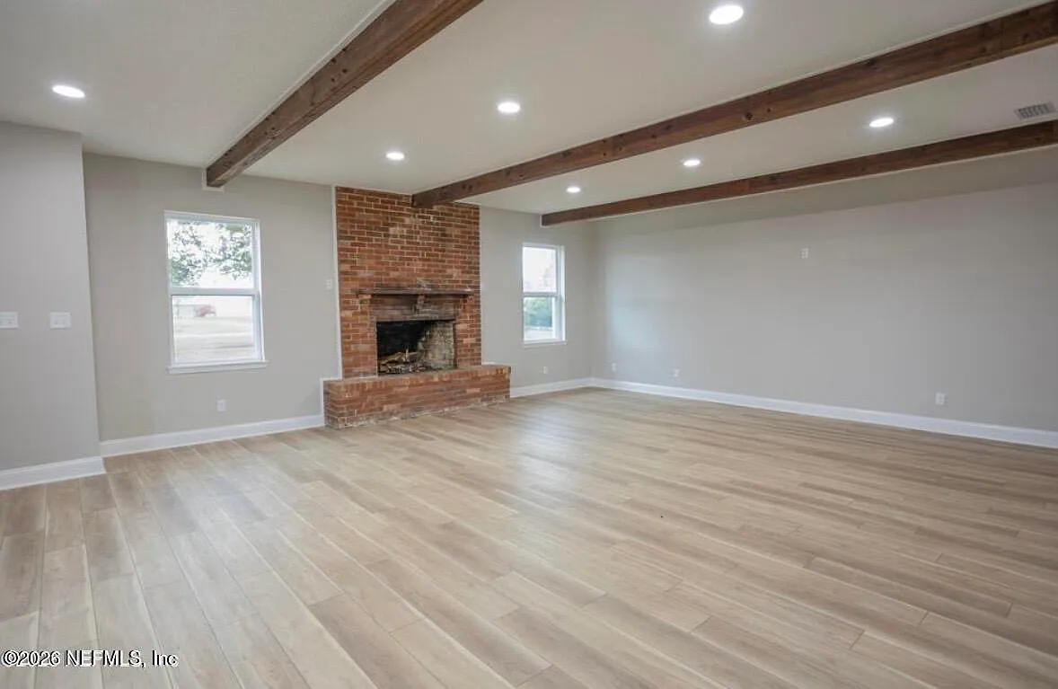 4 bed, 2.0 bath, 2746 sqft, $2,900 — Photo 3