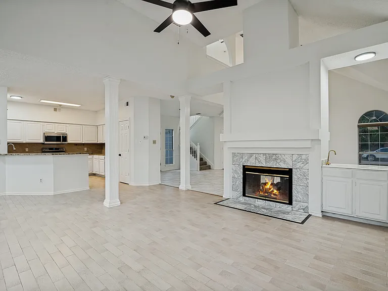 1333 Maywood Ct — Photo 11
