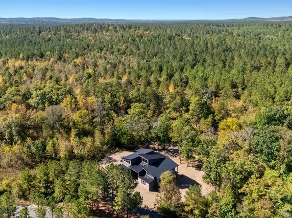 17 Forrest Ln, Broken Bow, OK 74728