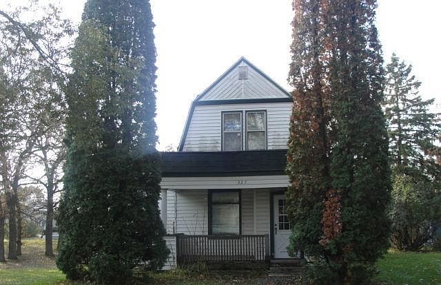1st image of 327 E Lake St