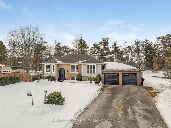 24 Parr Blvd, Springwater, ON L9Z 0B1