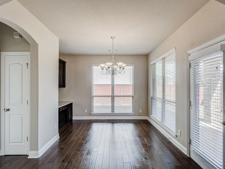 15609 Canyon Rdg — Photo 13