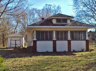 1612 E Britain Ave, Benton Harbor, MI 49022