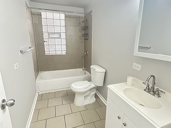 3rd image of 8131 S Maryland Ave #17272084