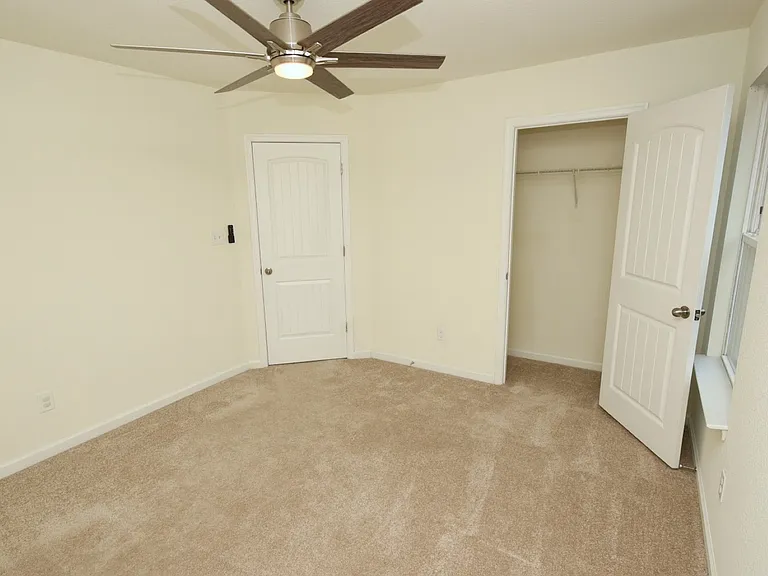 4115 Franklin St — Photo 24
