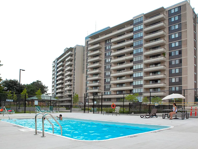 1177 Bloor St — Photo 18