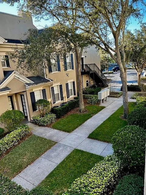 3 bed, 2.5 bath, 2150 sqft, $3,900 — Photo 2