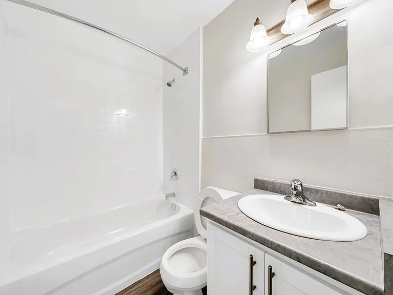 955 10th St E #208 — Photo 16