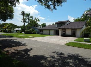 11530 SW 92nd St, Miami, FL 33176