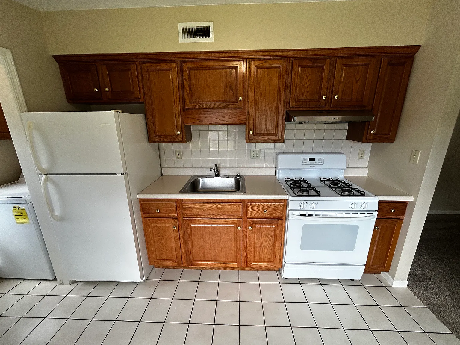 3 bed, $1,250 — Photo 3