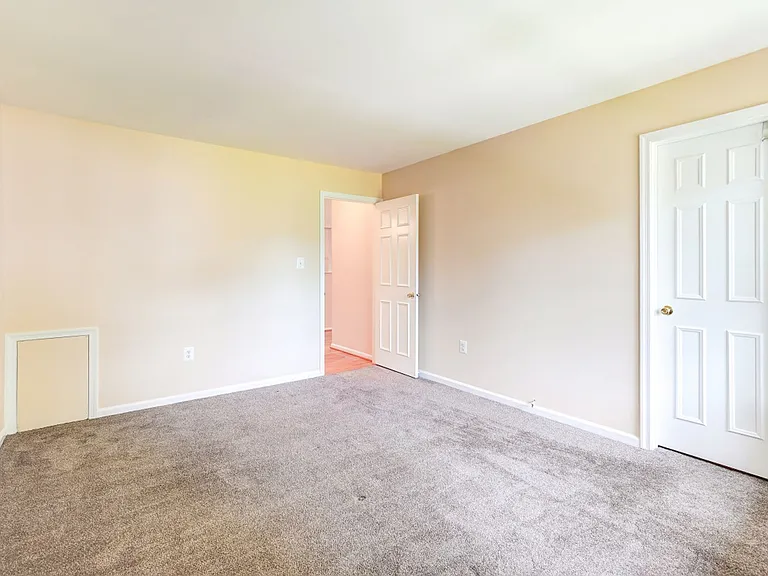 20649 Shadyside Way #B — Photo 8