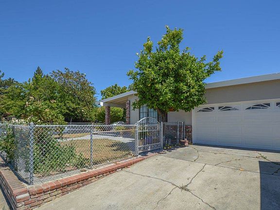 3rd image of 1746 Marigold Ct