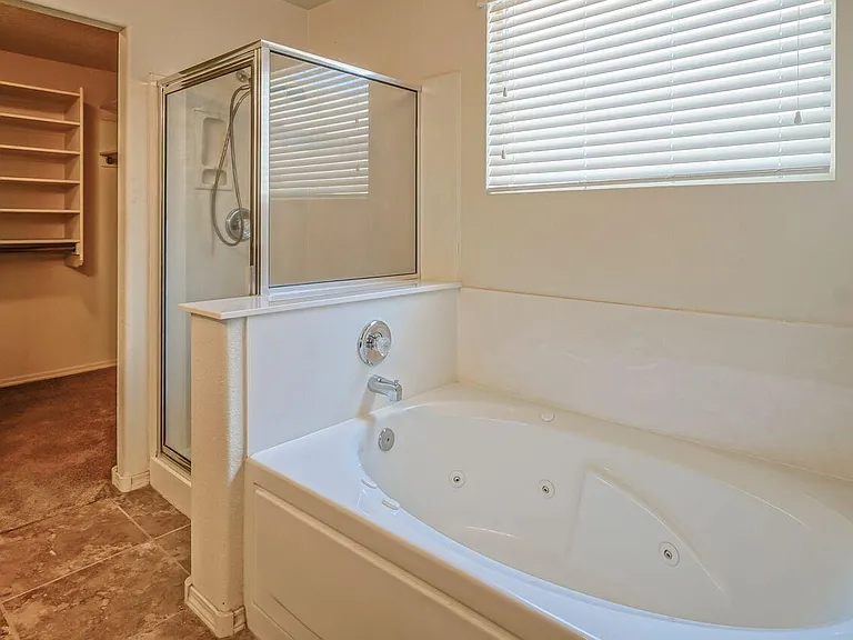 2045 N Ensenada Cir SE — Photo 29