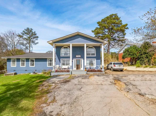 1028 Hamric Dr W, Oxford, AL 36203