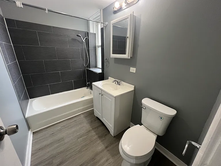 840 W 66th St #3 — Photo 7