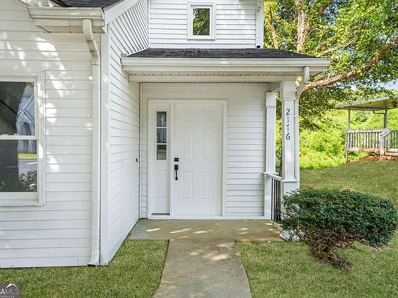 3rd image of 2176 Wellington Cir