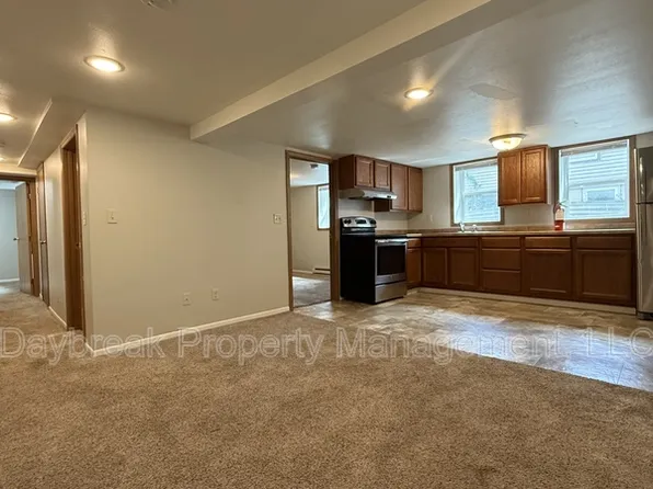 1235 11 1/2 St N #1, Fargo, ND 58102