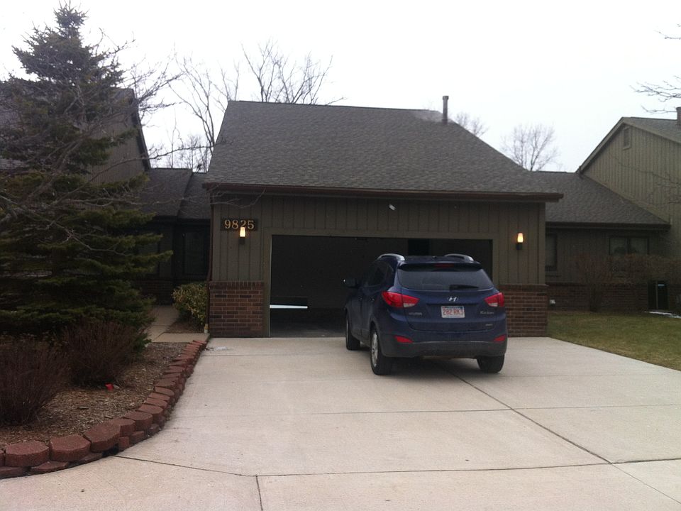 1st image of 9825 Hawthorne Glen Dr