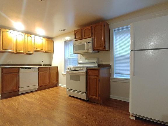 5th image of 3623 W Shakespeare Ave #1