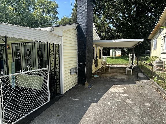 2nd image of 2763 Lay Ave