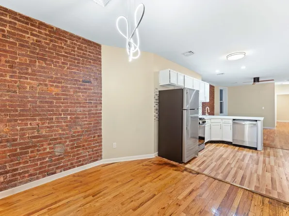 378 Baldwin Avenue image 6 of 18