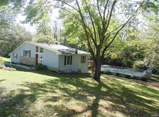 2143 Hill Crest Dr, Highland, IL