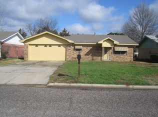 221 Bagin St, Whitesboro, TX 76273