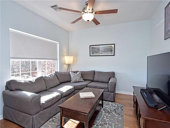 5th image of 2204 Plainfield Ct