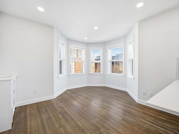 5th image of 98-106 Queensberry St #104-14