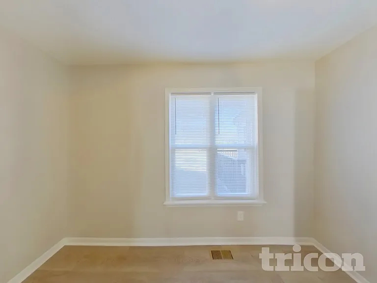 5820 Leatherwood Ln — Photo 11