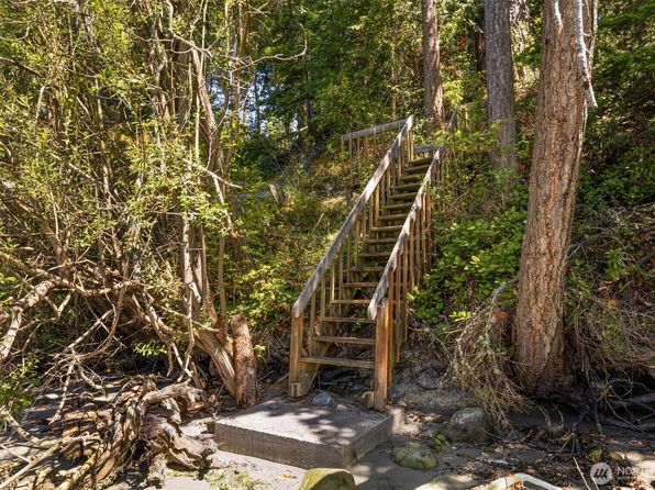 5081 Flagler Road, Nordland, WA 98358