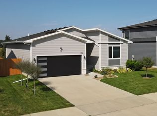 726 SE 69th St, Pleasant Hill, IA 50327