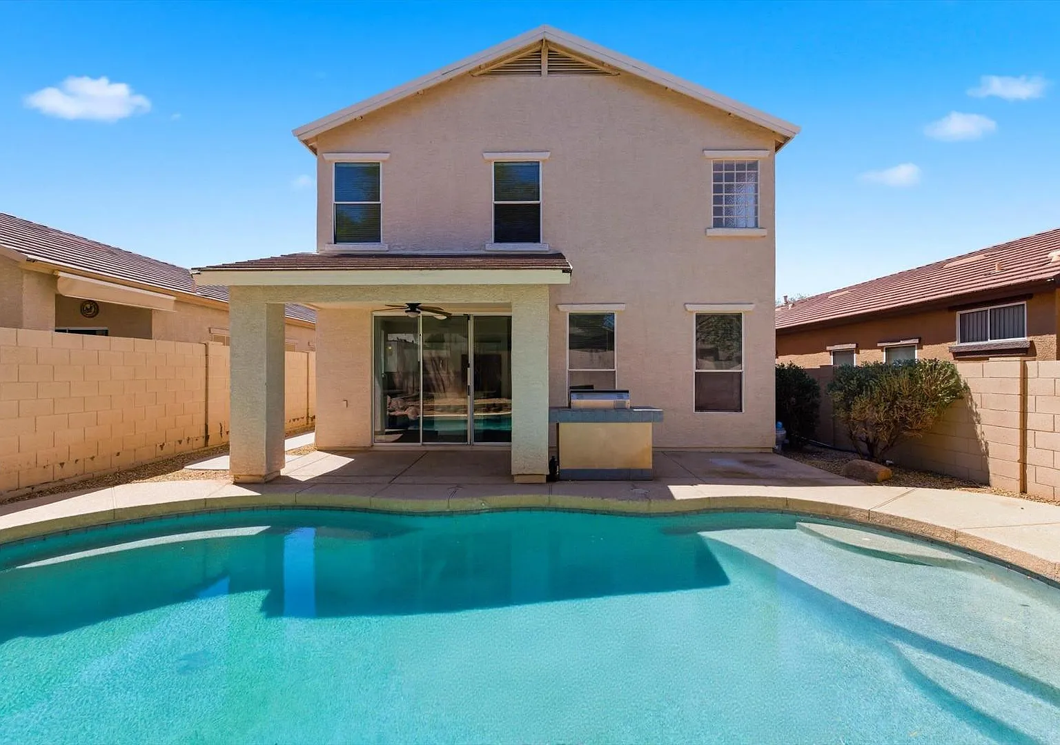 4 bed, 2.5 bath, 2543 sqft, $2,695 — Photo 1