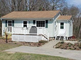 432 River Rd, Uxbridge, MA 01569