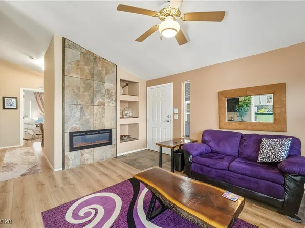 221 Montecito Dr, Pahrump, NV 89048