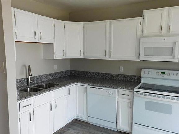 3rd image of 100 Mayfair Pl #169